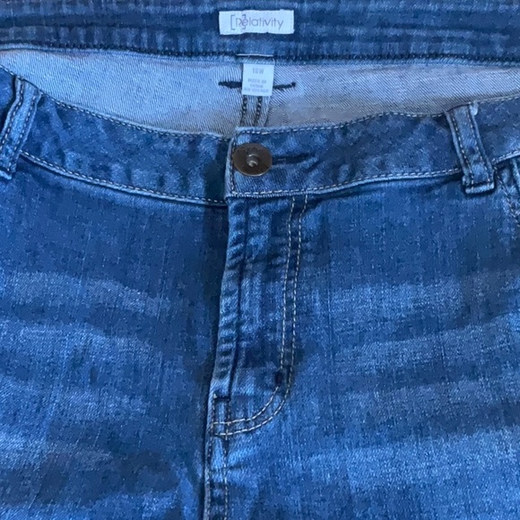 Relativity Women’s Denim Capri Jeans Size 18W - Picture 9 of 11
